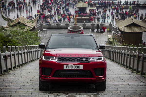 Plug-in Range Rover Sport claims world-first with ascent to Heaven’s Gate